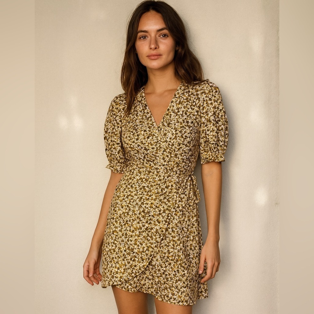 Charlie holiday wrap  dress 6 ditsy floral print